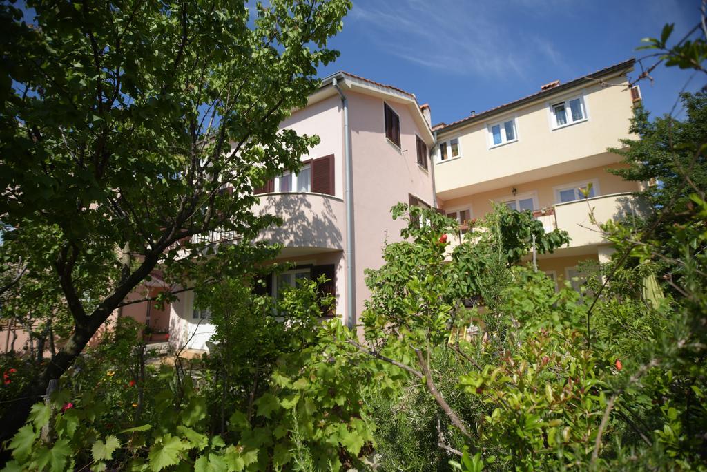 Apartments Vitkovic Cres Exterior photo